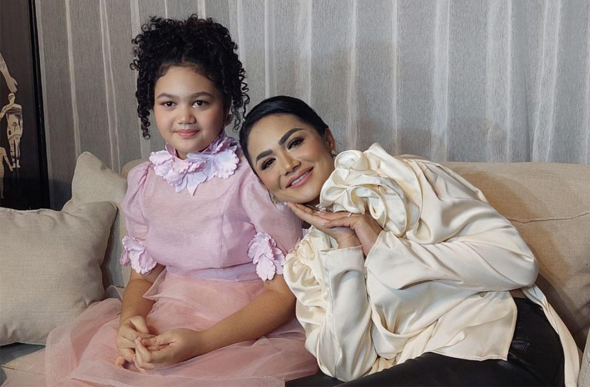 Siap Jadi “The Next Diva”, Amora Lemos Ikuti Jejak Krisdayanti Jadi Penyanyi