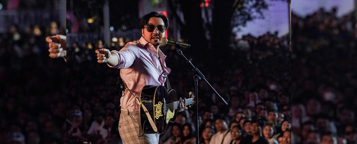 David Bayu Nangis Pas Lagu Naif Dibawain di Synchronize Fest