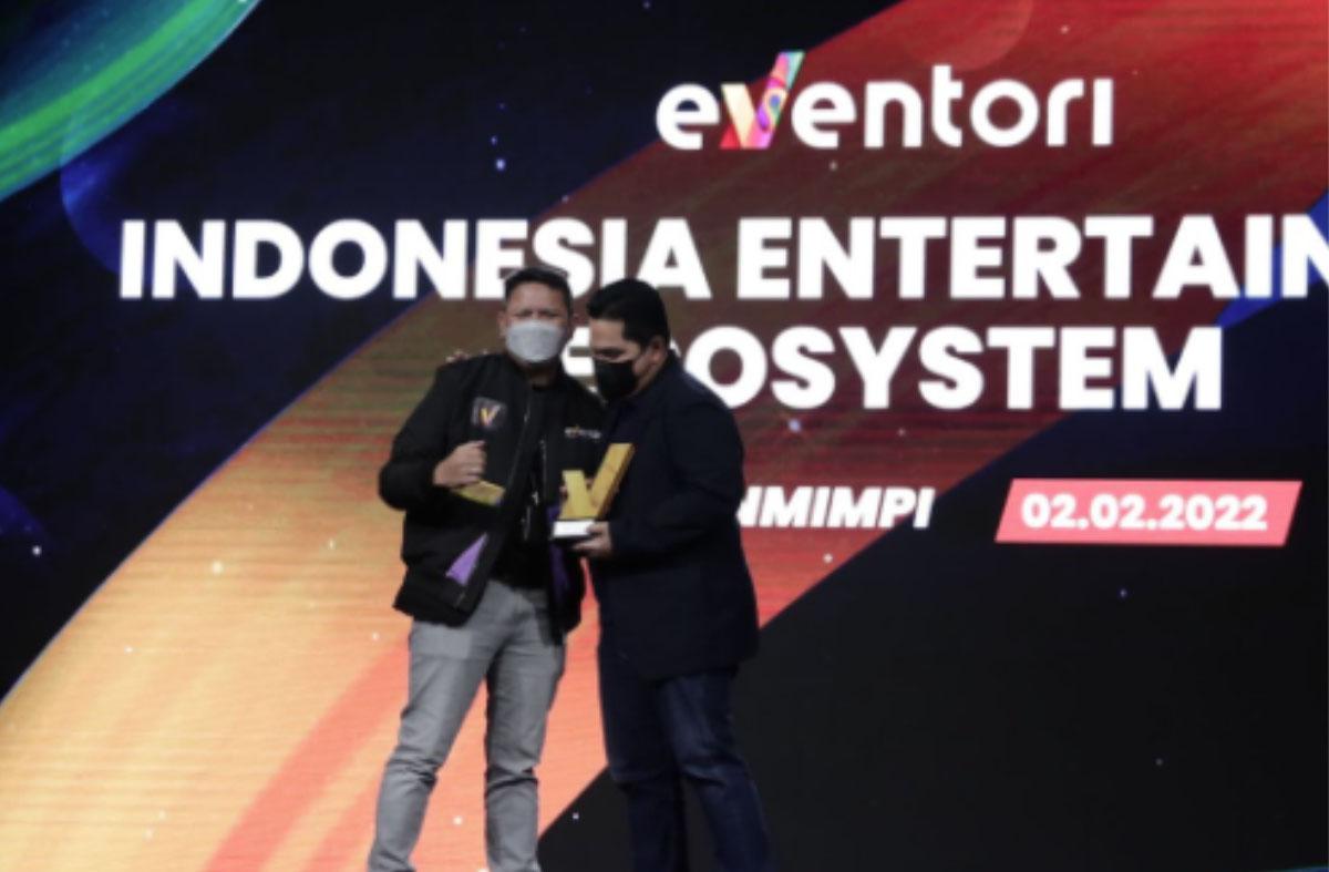 Erick Thohir dan Almarhum Glenn Fredly Dianugerahi Eventori Award 2022 