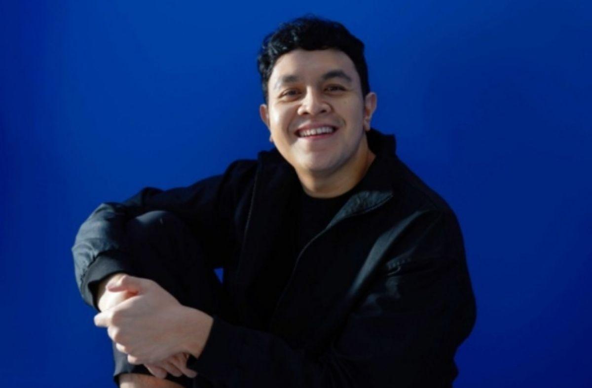 Lirik Lagu “Tujuh Belas” Tulus