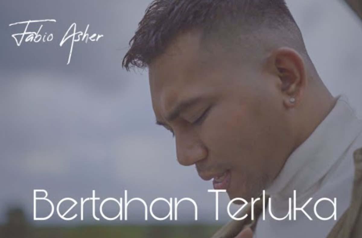 Lirik Lagu Fabio Asher “Bertahan Terluka” yang Viral di TikTok