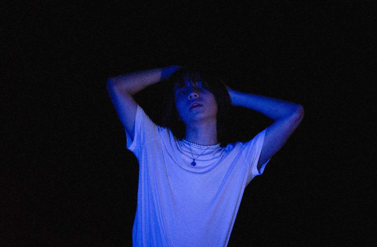 Weda Mauve Curhat Tentang Keresahan Remaja di Album Perdana “DENIAL”