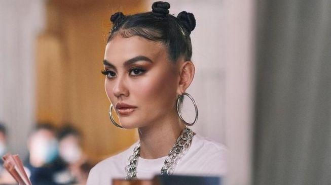 Lirik Lagu "F Yo Love Song" yang Dinyanyikan oleh Agnez Mo