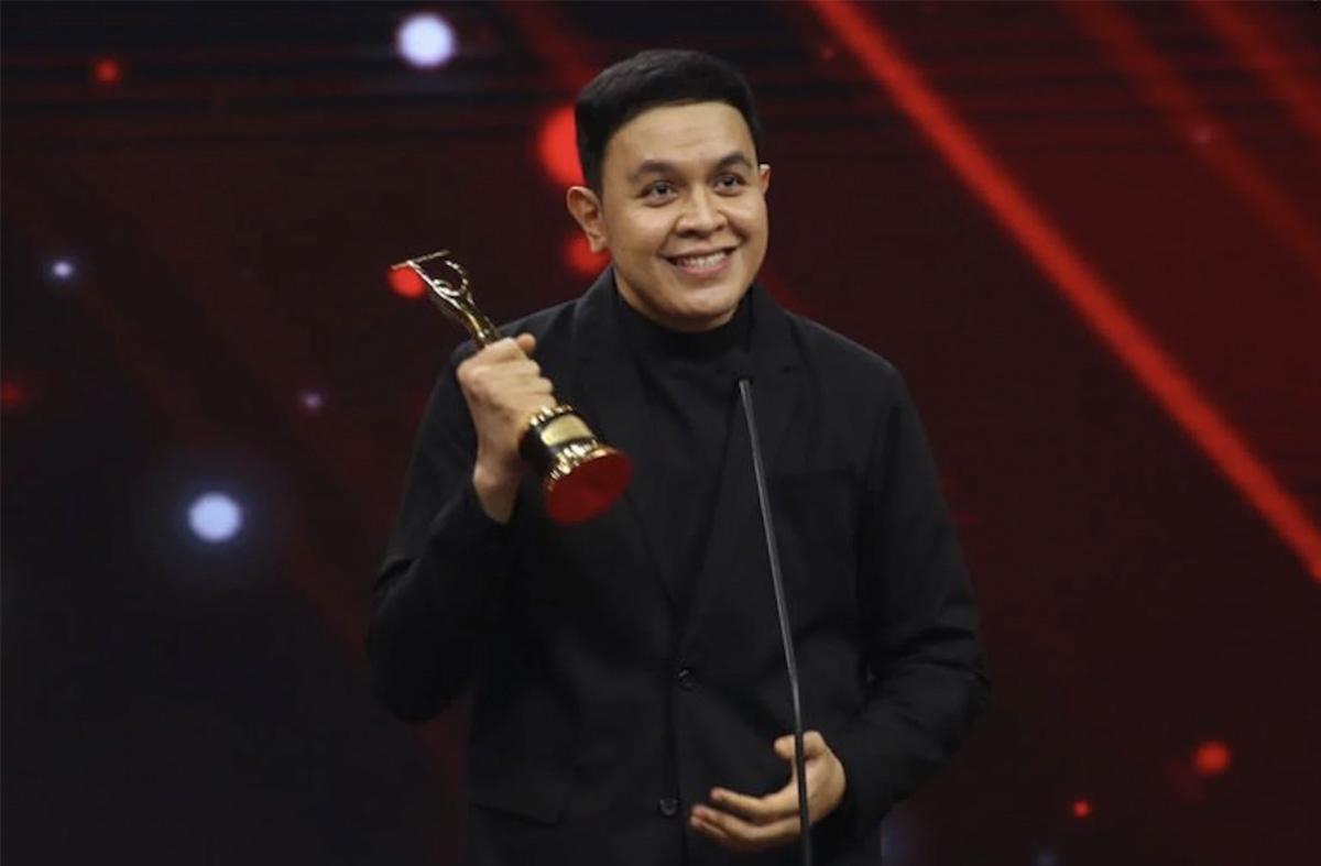 Tulus Borong Penghargaan di AMI Awards 2022