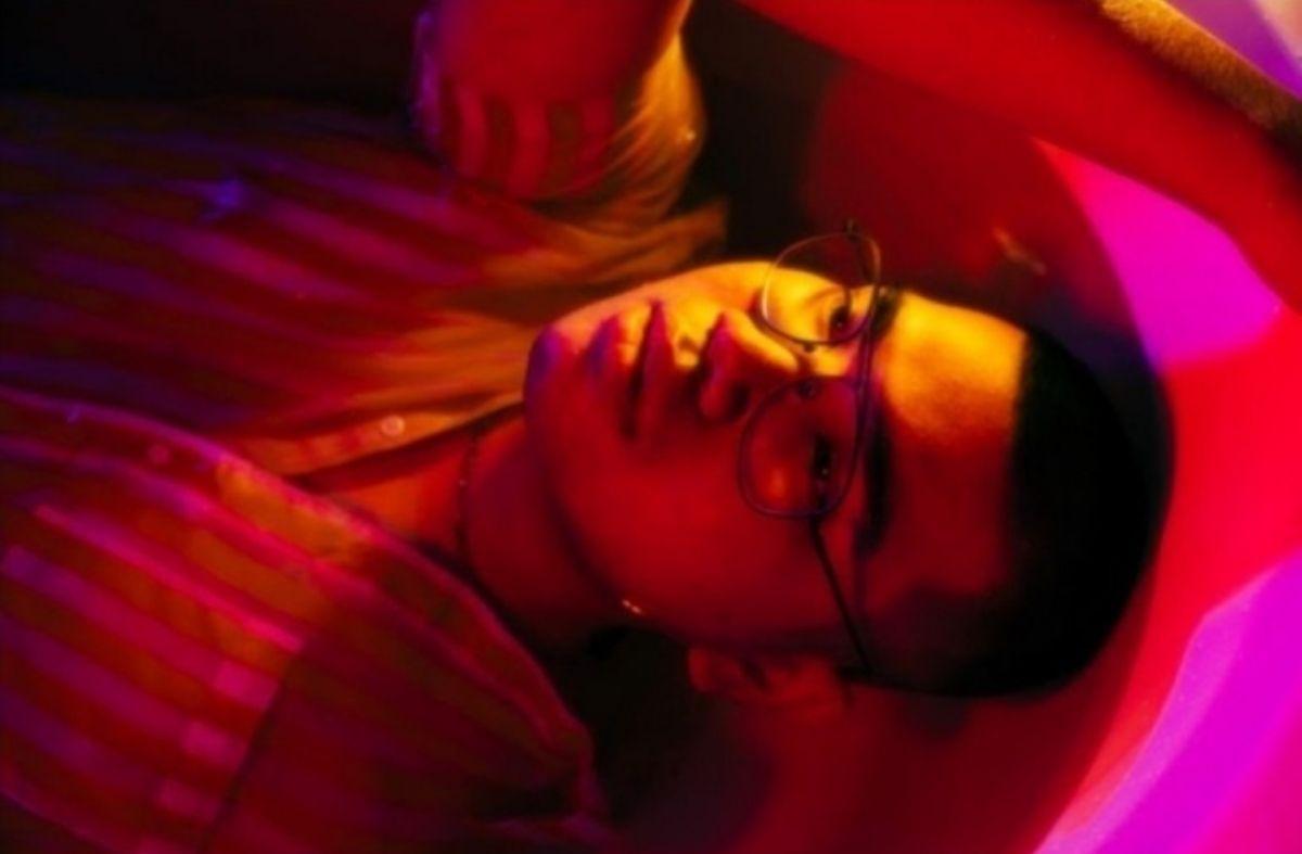 Rangkum Semua Kisah Patah Hati, Kaleb J Rilis Mini Album Melancholy