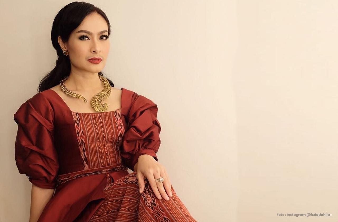 Diva Dangdut Iis Dahlia Rilis Singgel ''Viral''