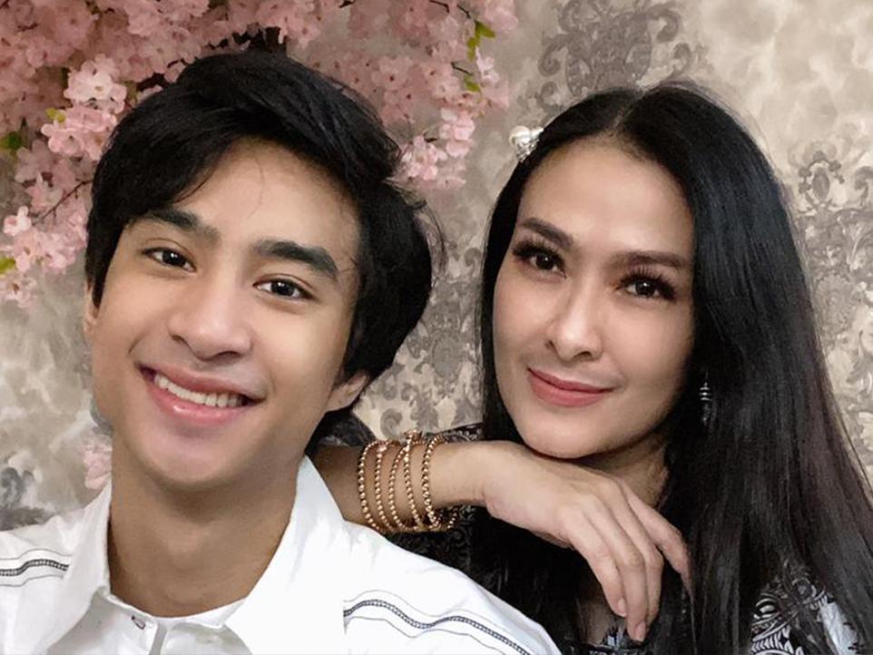 Dukungan Devano untuk Iis Dahlia
