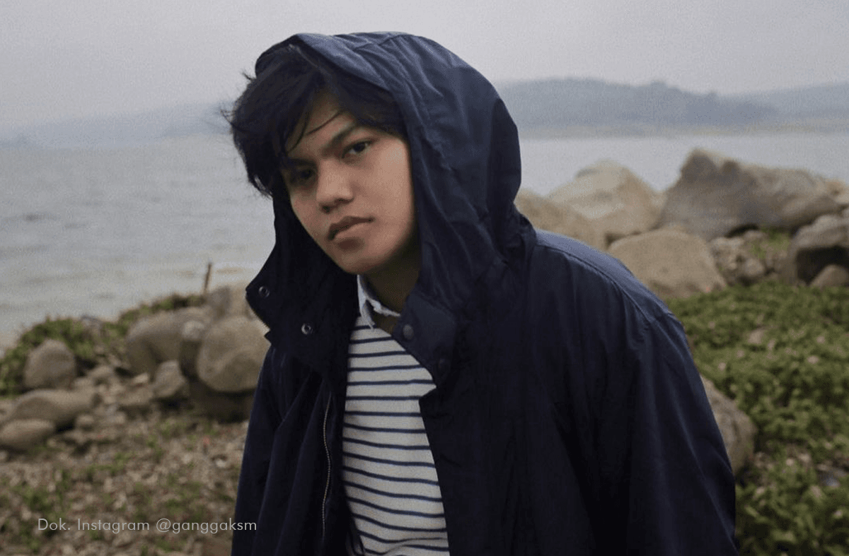 Lirik Lagu "Blue Jeans" yang Dinyanyikan oleh Gangga