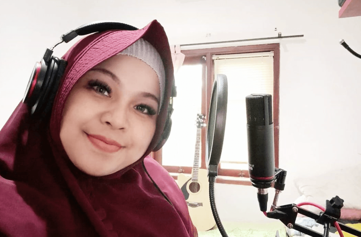 Hilda Juwita, Voice Over Talent Asal Bekasi yang Memiliki Suara Grande dan Seksi