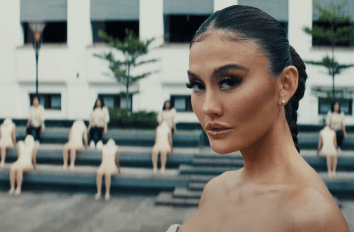 Agnez Mo Kembali Tampilkan Budaya Indonesia di Video Klip ''F Yo Love Song''