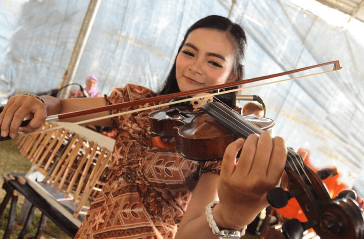 Devina Minati, Violinis Internasional Asal Bandung yang Ingin Membuat Sekolah Musik