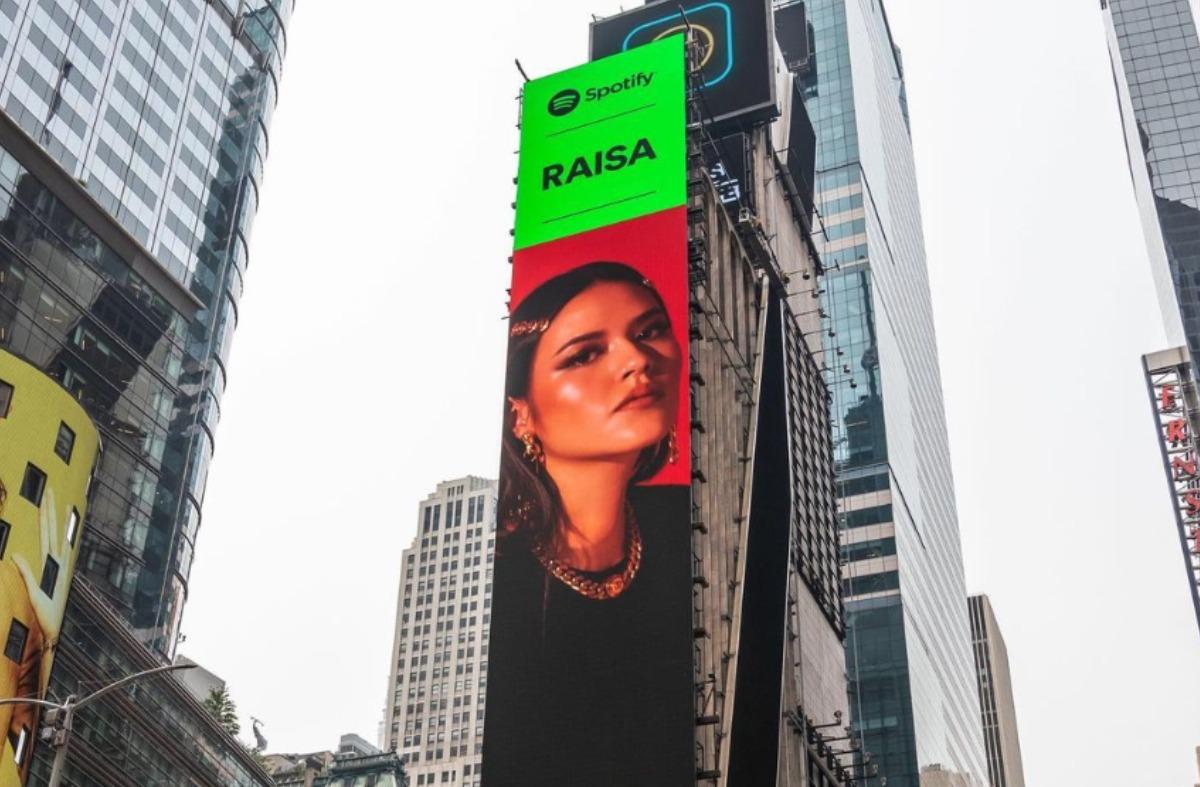 Raisa Muncul di Times Square New York: Merasa Terhormat Mewakili Perempuan Indonesia