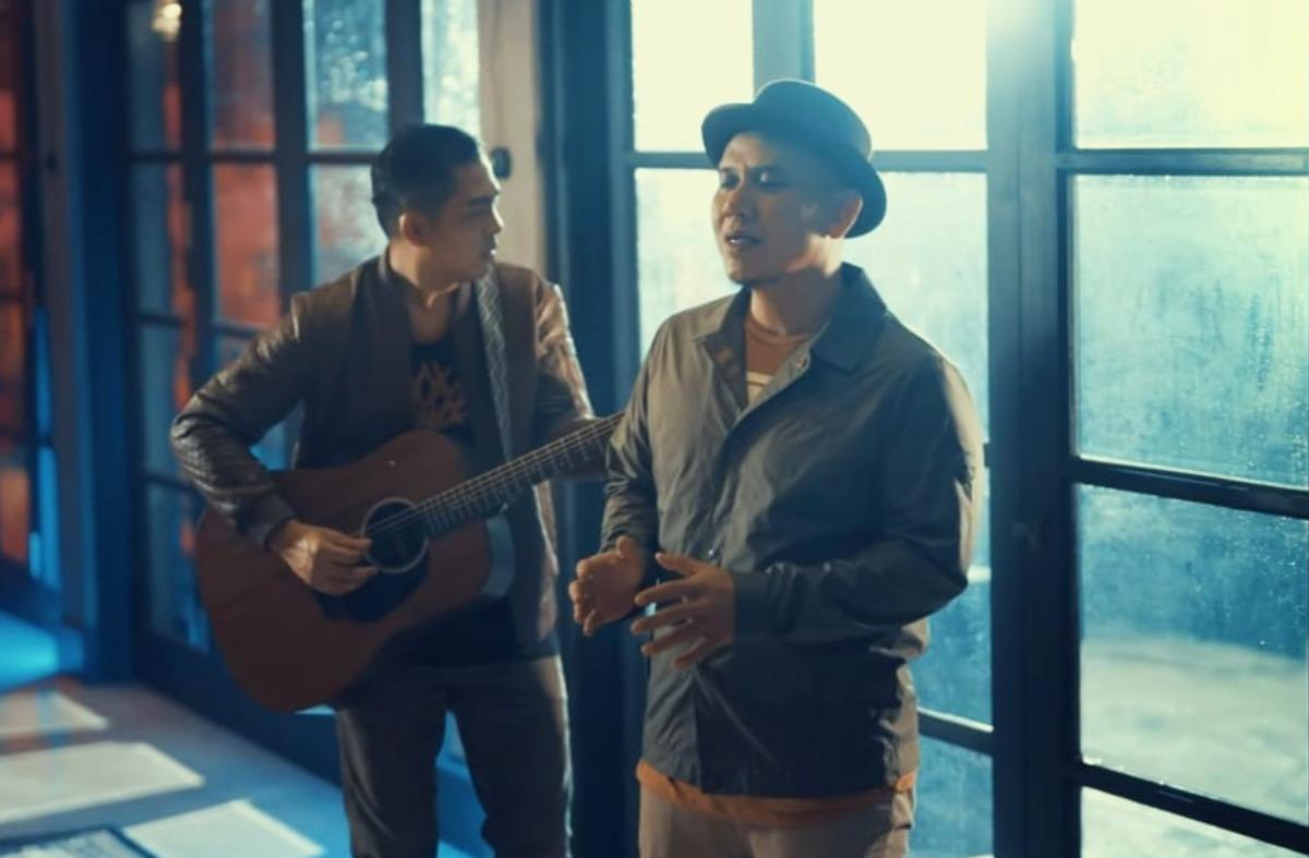 Lagu "Tanpa Batas Waktu" Sukses, Ade dan Fadly Rilis "Cukup Lebih Baik" sebagai Hadiah