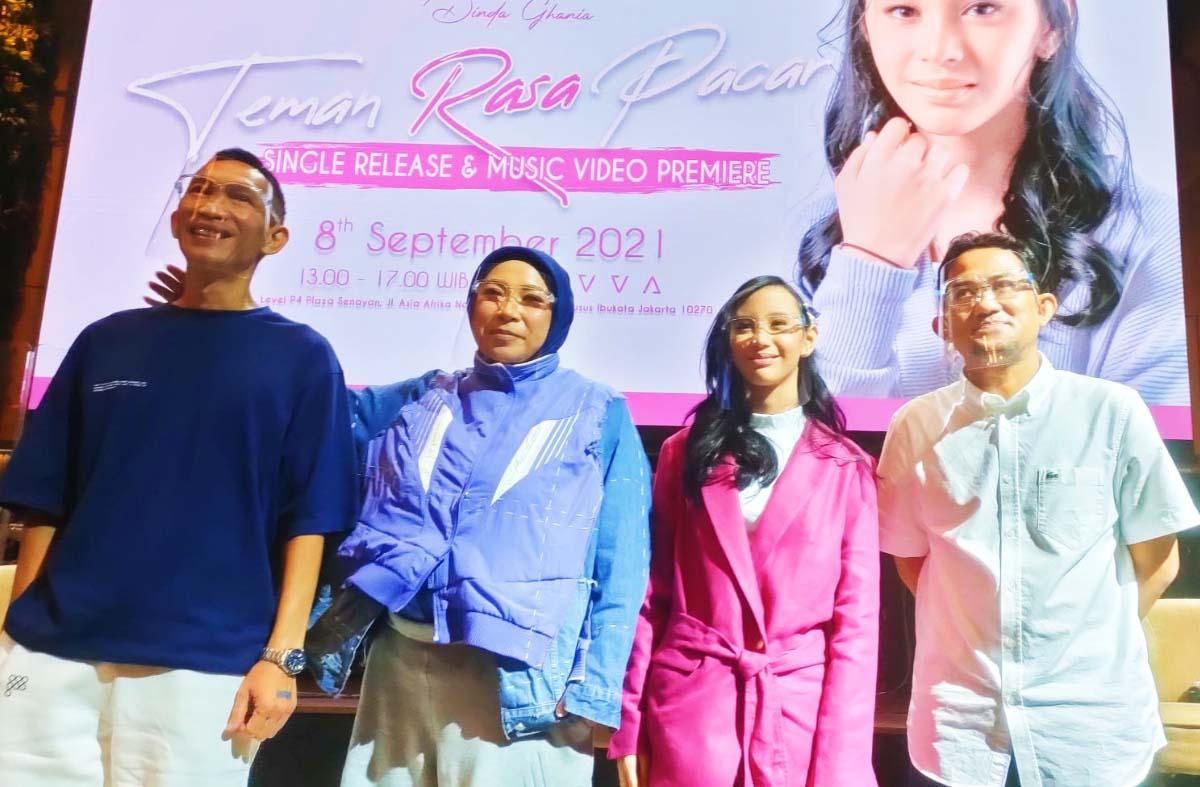 Cerita Cinta Dinda Ghania, dijadikan Lagu Oleh Melly Goeslaw