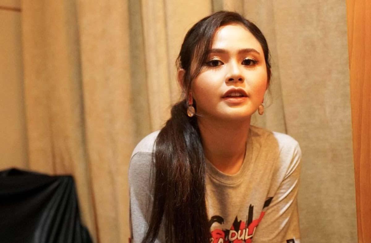 Maizura Terlalu Bahagia Membawakan Lagu Idola Sampai Tidak Peduli Komentar Orang